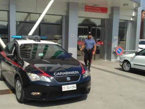 Una volante dei carabinieri a Bologna