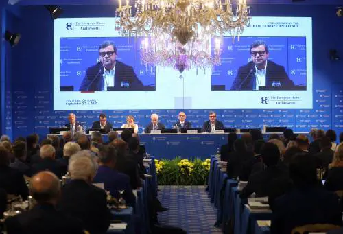 Il bluff di Calenda per convincere gli imprenditori: "Sì all'agenda Draghi". Tajani svela la farsa
