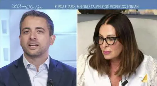 "Chi è 'sto cafone?". È scontro tra Santanché e il dem