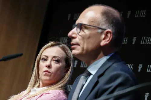 Da 11 anni il Pd occupa il Paese. Ma Letta urla al "rischio democrazia"