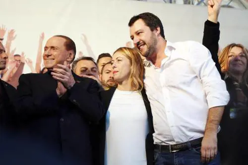 Centrodestra unito dagli elettori: cambiano partito ma non coalizione