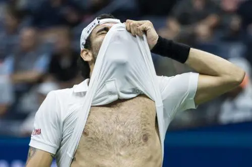 Us Open: Berrettini travolto. Sinner c'è