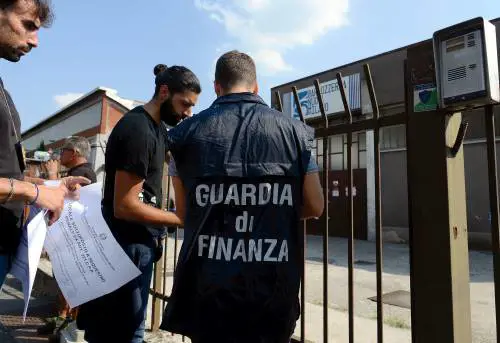 La legge della Comasina. Così i Flachi gestivano fumo, coca e kalashnikov