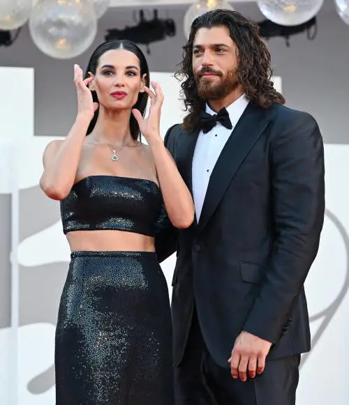 L'accusa della negoziante a Can Yaman: "Mi ha aggredita per la musica"
