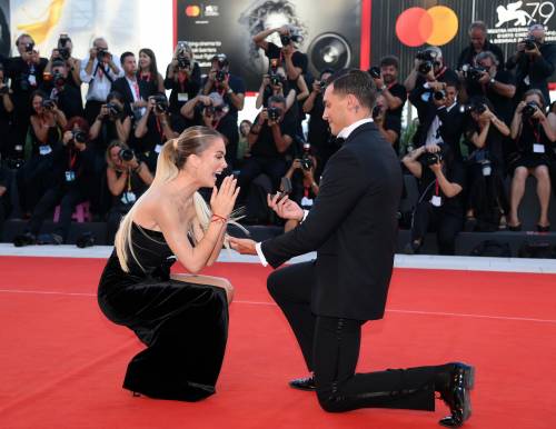 Il red carpet, la proposta di nozze e le polemiche: cosa è successo a Sophie Codegoni