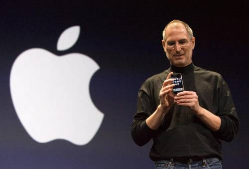 La figlia di Steve Jobs deride l'iPhone14: "Uguale a quello dell'anno scorso"