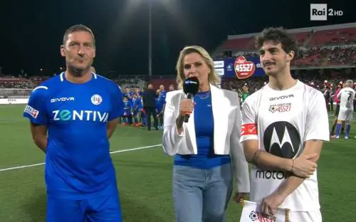 "Dove sei stato...?". La Ventura punge Totti in diretta tv