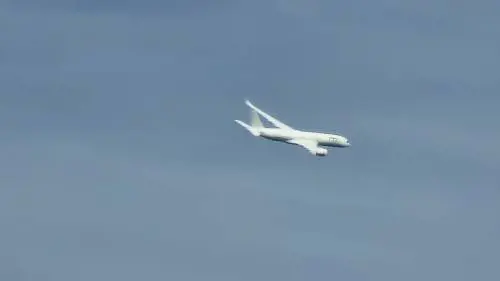 Aereo Ita scortato da due caccia sui cieli di Milano: cosa è successo