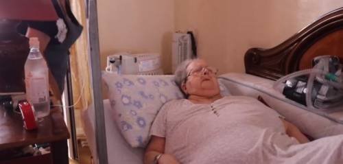 Anziana malata è prigioniera in una casa Ater da luglio