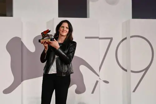 "Premiano solo le donne", "Meritava l'Italia". Polemica sul Festival di Venezia