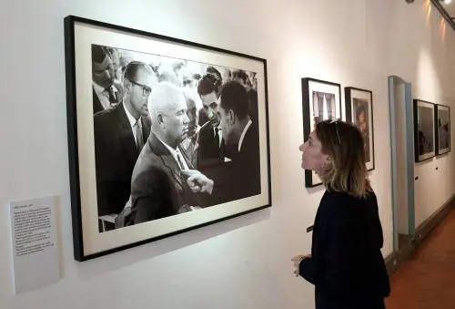 L'America d'oro degli anni '50 e '60 immortalata dall'obiettivo di Elliott Erwitt
