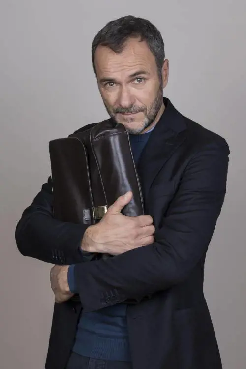 Tra rinvii e scommesse la fiction riaccende la tv (in attesa delle elezioni)