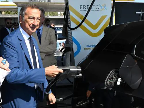 La "pazzia" green del sindaco. "Stop ai diesel 5: vado avanti"