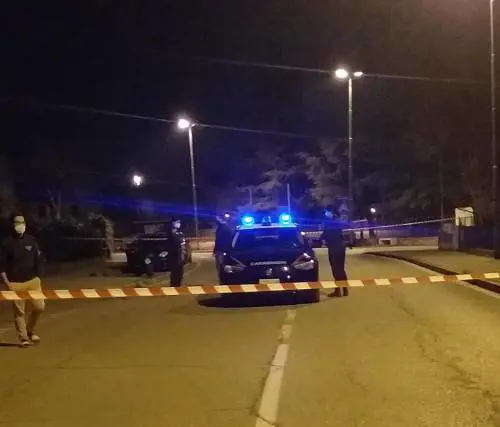 Il tribunale di Brescia ha condannato a 13 anni e sei mesi Antonio Di Sanzo, l'uomo che il 2 aprile di un anno fa a Montichiari nel Bresciano armò il nipote 12enne