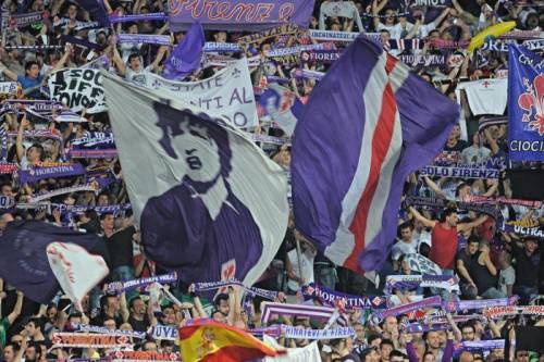 Alcuni tifosi della Fiorentina al Franchi