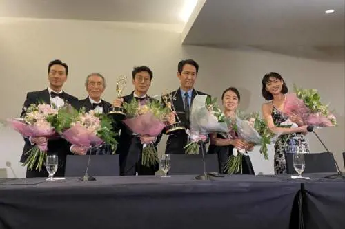 Agli Emmy Awards stravince "Squid Game" ma perde Netflix (la metà dei premi 2021)