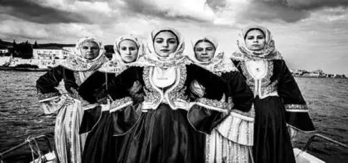 I costumi tipici del fotografo greco George Tatakis