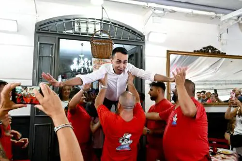 A Di Maio il premio di politico più "memato". Dall'inglese zoppicante al volo, tutti gli sfottò