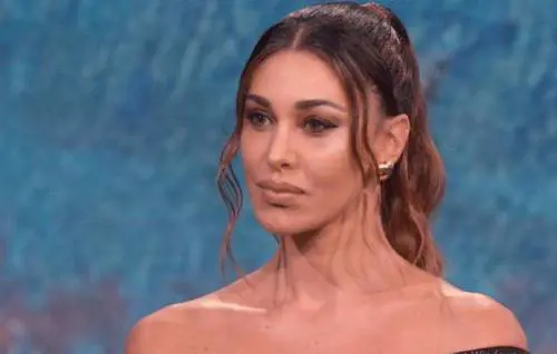 "Non gli fai vedere la figlia", "Nessuno lo vieta". Scontro social su Belen