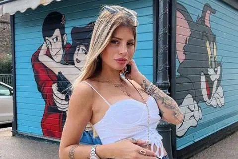 "Il mio cane doveva salire gratis". Polemica di Chiara Nasti contro Italo