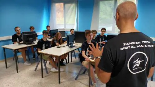 Cyberbullismo e aggressioni digitali: ecco la tecnica "marziale" per difendersi 