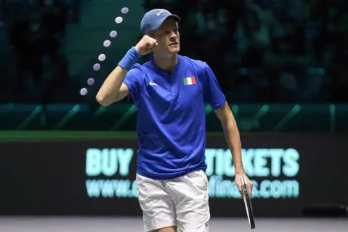 Sinner fatica, Berrettini no. L'Italtennis piega l'Argentina e vola alle Finals