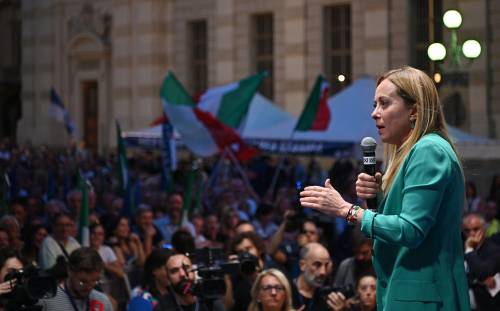 "Da queste parti non si faccia vedere". La minaccia di Di Maio alla Meloni