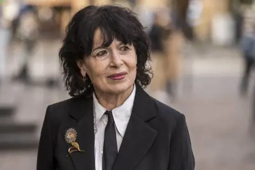 Una famiglia (poco sacra) in una valle isolata