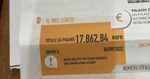 "Folle, devo pagare 18mila euro". Bolletta impazzita in gelateria
