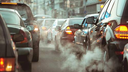 Ictus, rischi maggiori se si respira lo smog (anche pochi giorni): lo studio
