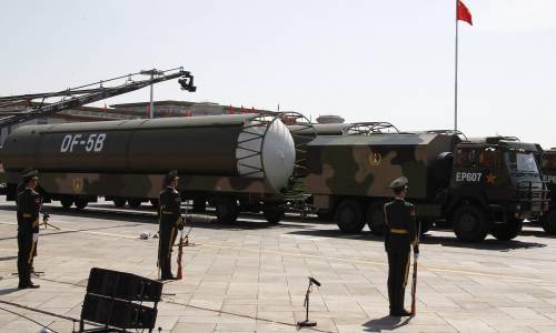 Pechino studia l'arma "crossmediale": il super missile che preoccupa gli Usa