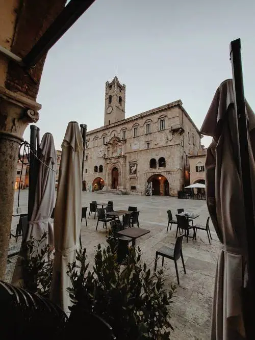 Olive, crescia, brodetto: fascino e aromi dei piatti tipici marchigiani