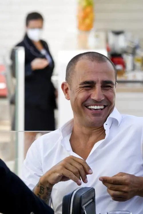 Scusiamoci per il ritardo. L'Italia scopre Cannavaro allenatore