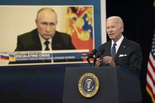 Europa verso una "lunga guerra": cosa rivelano le parole di Biden e Putin