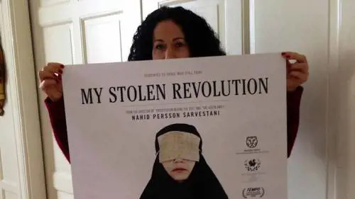 "A Teheran le donne non hanno più paura. Se cade il velo addio al regime degli ayatollah"