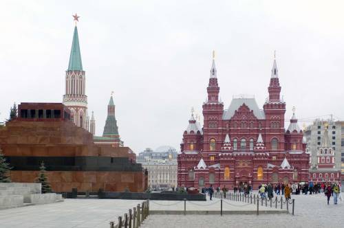 "Da Tallinn russofobia": Mosca espelle ambasciatore estone in Russia
