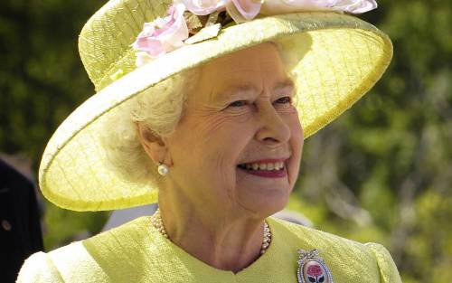L'ultima foto della regina Elisabetta. Ecco l'infinita favola dei Windsor