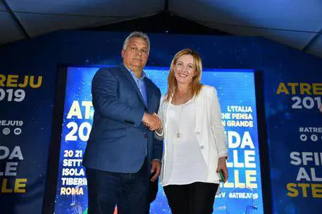 La Meloni si smarca da Orbán: "Non condividiamo molte cose"