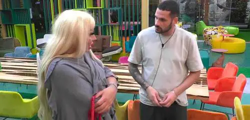 "Questa è pazza...". Bufera social su Elenoire Ferruzzi