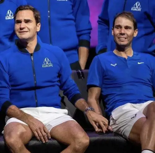 Roger e Rafa per mano. Se la foto diventa storia