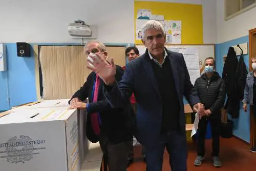 Casini batte Sgarbi, Fiano e Cirinnà vanno ko: le sfide nei collegi