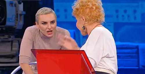 Ornella Vanoni scatenata su Arisa: "Vuoi stare ferma almeno sei mesi?"