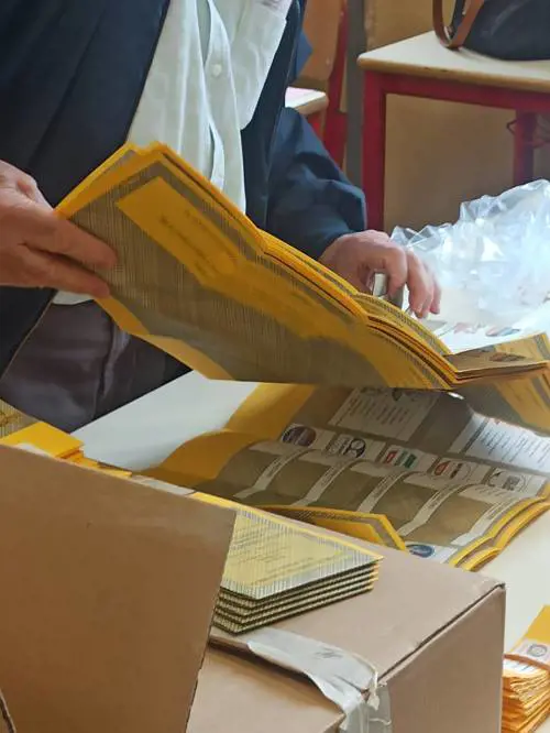 Astensione record in Campania: sfonda il M5S