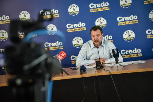 La Lega blinda Salvini: "La sua leadership non è in discussione"