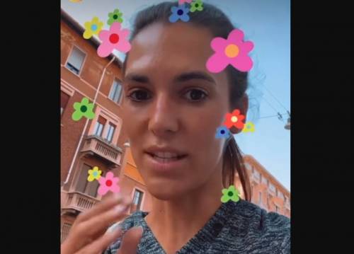 "I vecchi...". E ora l'influencer insulta gli elettori della Meloni
