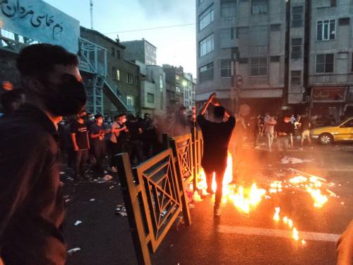 Alta tensione in Iran: ora si infiamma anche il Kurdistan