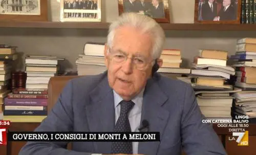 "Non mi sembra assurdo...". Monti evoca la patrimoniale