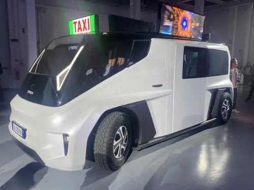 Milano come Londra? Taxi (elettrici) tutti uguali