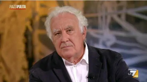 "Non è capace...". Da Santoro ancora odio sulla Meloni