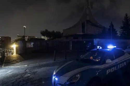 Impronte, dna e video: si stringe il cerchio sullo stupratore di Roma